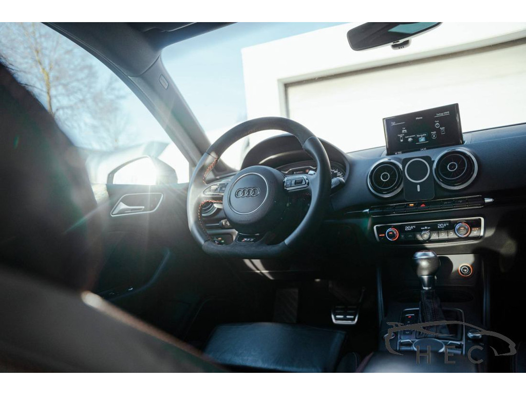 406701421-12.jpg